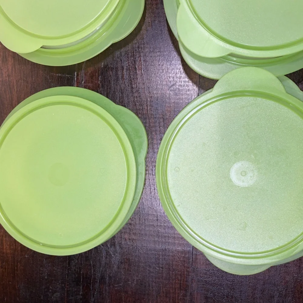 Set of 4 Green‎ Tupperware Flatout Expandable Bowls with Lids